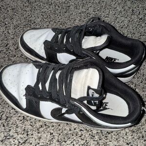 Nike panda dunk low women